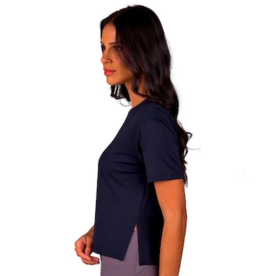 Camiseta Alto Giro Abertura Unilateral Feminina - Foto 4