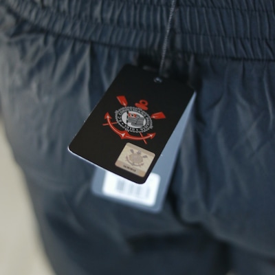 Bermuda do Corinthians Símbolo Bordado Gold Coimbra Masculina - Foto 4