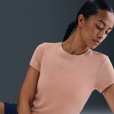 Camiseta Nike Sportswear Chill Knit Feminina - Foto 3