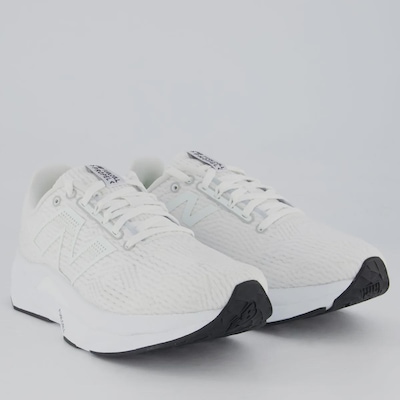 Tênis Feminino New Balance Fuelcell Propel V5 - Foto 2