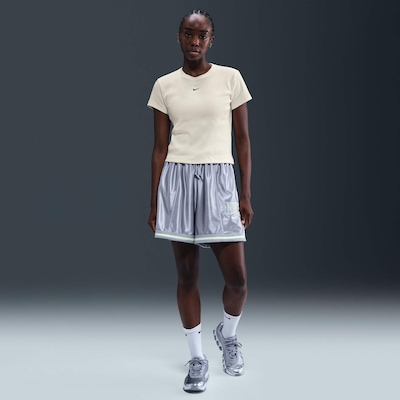 Camiseta Nike Sportswear Feminina - Foto 1