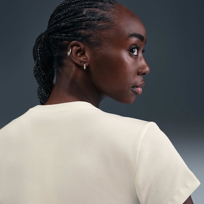 Camiseta Nike Sportswear Feminina - Foto 3