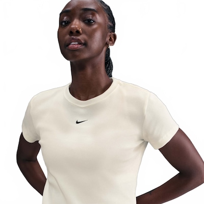 Camiseta Nike Sportswear Feminina - Foto 5