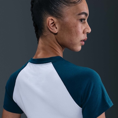 Camiseta Nike Sportswear Chill Knit Feminina - Foto 3