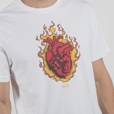 Camiseta Regular MCD Corazón En Llamas Masculina - Foto 3