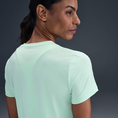 Camiseta Nike Dri-FIT One Feminina - Foto 3