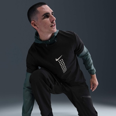 Camiseta Nike Sportswear Connect Masculina - Foto 4