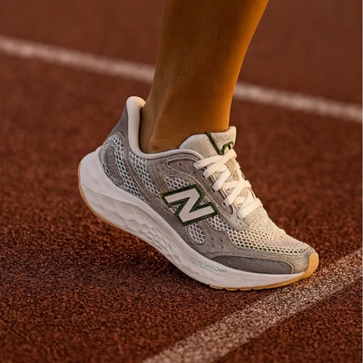 Tênis New Balance Fresh Foam Arishi V4 - Feminino - Foto 2