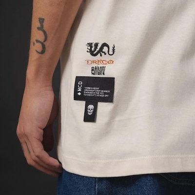Camiseta Regular MCD x Bailon - Guardião Frente Masculina - Foto 3