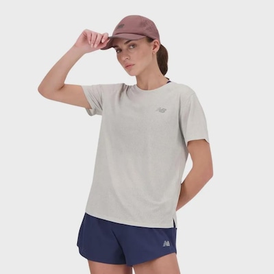 Camiseta New Balance Athletics Run Feminina - Foto 2