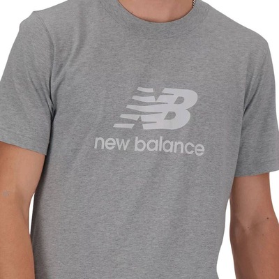 Camiseta New Balance Essentials Masculina - Foto 4