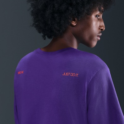 Camiseta Nike Sportswear Swoosh Masculina - Foto 4
