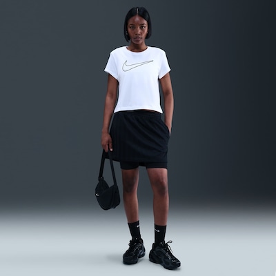 Camiseta Nike Sportswear Club Feminina - Foto 4