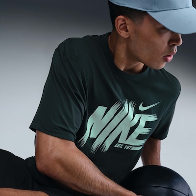 Camiseta Nike Hyverse GFX Masculina - Foto 3
