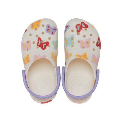 Sandália Unissex Crocs Classic Butterfly Graphic Clog T Chalk - Foto 5