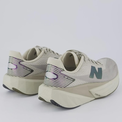 Tênis Feminino New Balance Fuelcell Rebel V5 - Foto 3