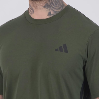 Camiseta adidas TR Essentials 3S Masculina - Foto 5