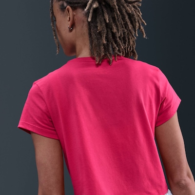 Camiseta Nike Sportswear Club Feminina - Foto 2
