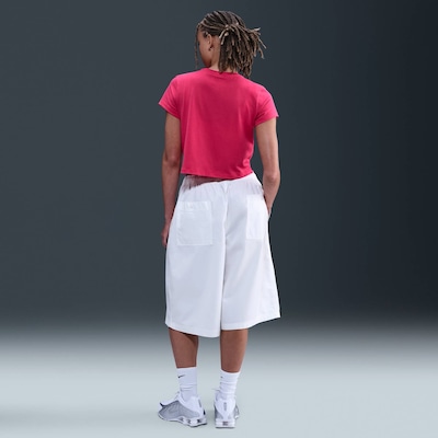 Camiseta Nike Sportswear Club Feminina - Foto 5