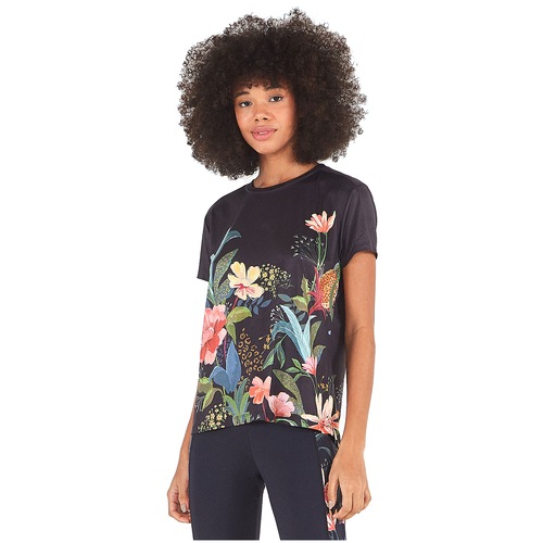 Camiseta Farm Rio Dry Fit Flor de Onça - Feminina Menor preço em Camiseta Farm Rio Dry Fit Flor de Onça - Feminina
