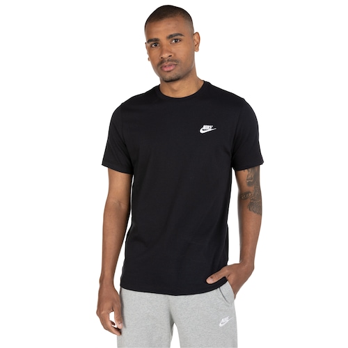 Menor preço em Camiseta Básica Nike Club Logo Pequeno Masculina