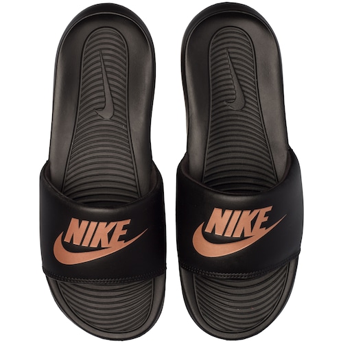 Chinelo Nike Victori One - Slide - Feminino Menor preço em Chinelo Nike Victori One - Slide - Feminino