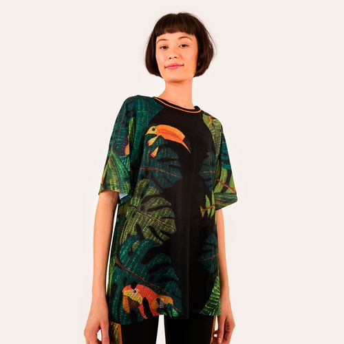 Camisa Farm Manga Curta Folhagem Paraiso - Feminina Menor preço em Camisa Farm Manga Curta Folhagem Paraiso - Feminina