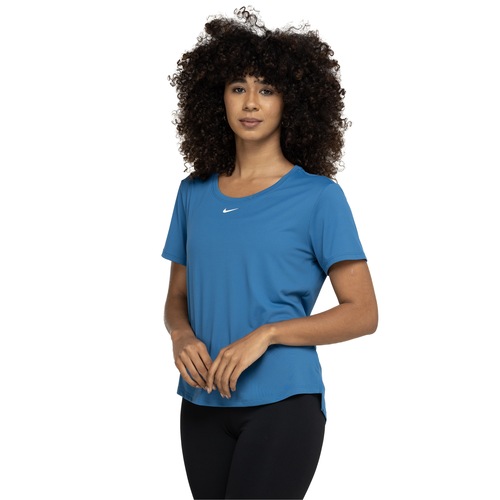 Camiseta Nike Manga Curta Dri-Fit One SS STD - Feminina - Video 1