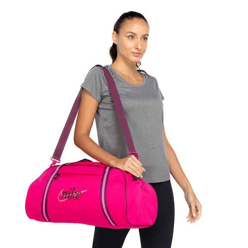 Bolsa Nike Gym Club Bag Plus - 24 Litros Menor preço em Bolsa Nike Gym Club Bag Plus - 24 Litros