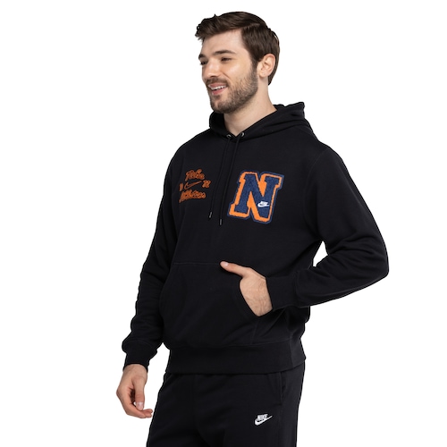 Blusão Masculino Nike com Capuz Club Pullover Hoodie Varsity Menor preço em Blusão Masculino Nike com Capuz Club Pullover Hoodie Varsity