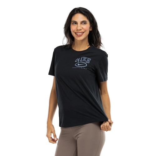 Camiseta Nike Sportswear Club Essential Feminina - Video 1