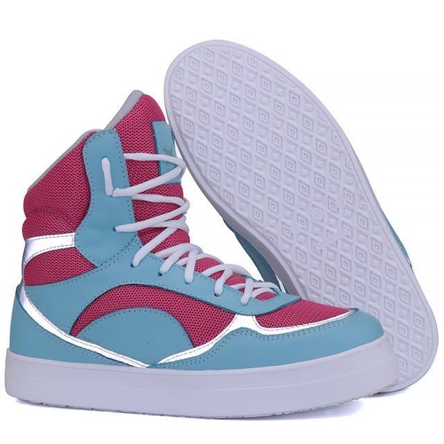 tenis com faixa refletiva