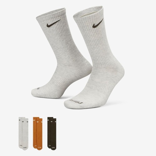 Kit de Meias Cano Alto Nike Everyday Plus Lightweight - Feminina - 3 Pares Menor preço em Kit de Meias Cano Alto Nike Everyday Plus Lightweight - Feminina - 3 Pares