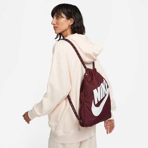 Gym Sack Nike Heritage é boa?