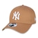Boné Aba Curva New Era New York Yankees 3930 White on Brown MLB - Fechado - Adulto BRANCO/MARROM
