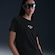 Camiseta Nike Sportswear Club - Feminina PRETO/BRANCO