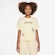 Camiseta Nike Sportswear Seasonal Story - Infantil AMARELO/MARROM