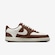 Tênis Feminino Nike Court Vision Low BRANCO/MARROM