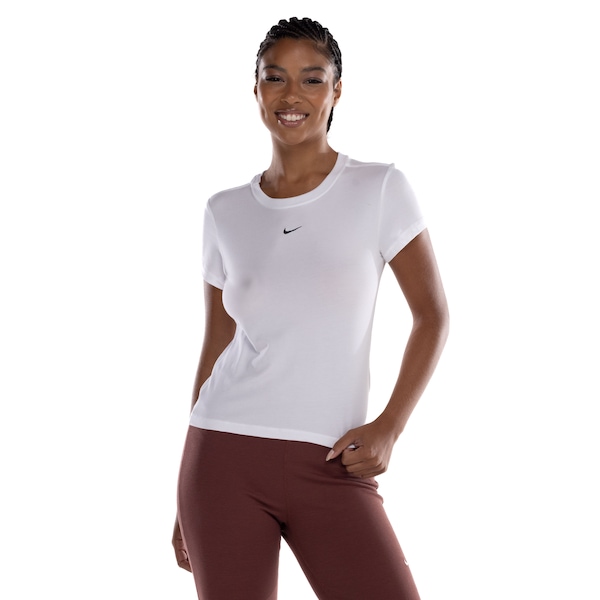 Camiseta Feminina Nike Manga Curta Chill Knit