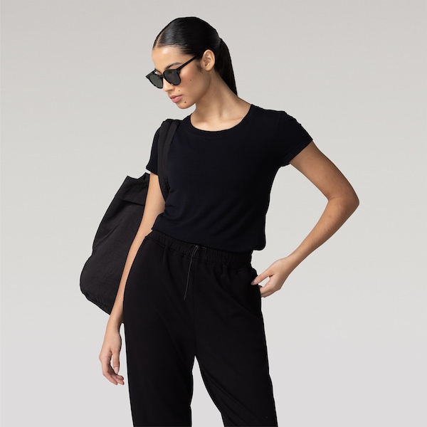 Camiseta Feminina Oxer Manga Curta Cord | Cor: PRETO | Tamanho: G