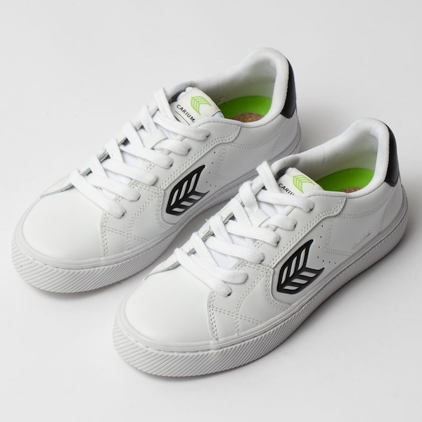 Vista 2 Tênis Cariuma Salva White Leather Black Logo BRANCO/PRETO Cariuma BRANCO/PRETO