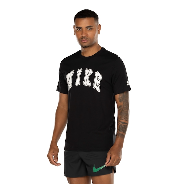 Camiseta Nike Manga Curta Sportswear Tee Club
