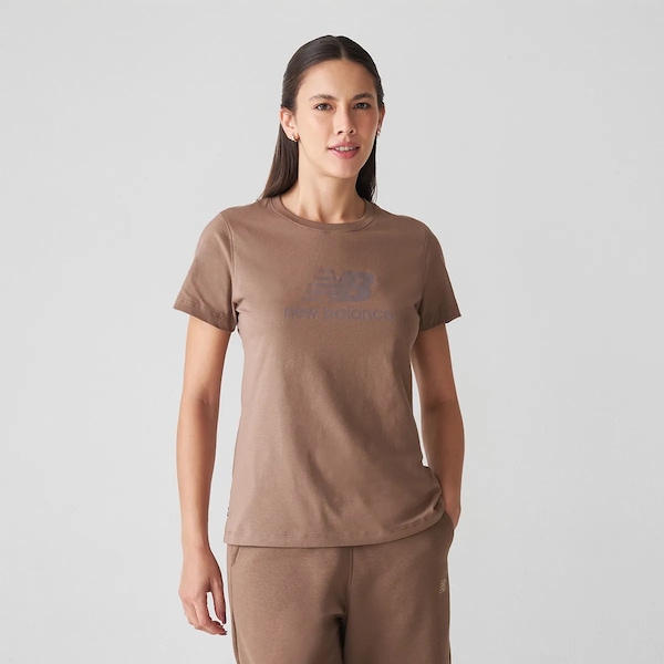 Camiseta New Balance Manga Curta Essentials Feminina | Cor: MARROM | Tamanho: M