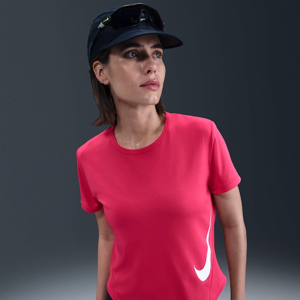 Camiseta Nike Dri-FIT Swoosh Feminina | Cor: ROSA | Tamanho: G