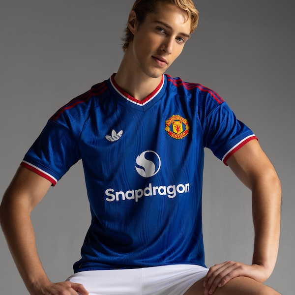 Camisa Manchester United II 2026/27 adidas Jogador Masculina | Cor: AZUL | Tamanho: G