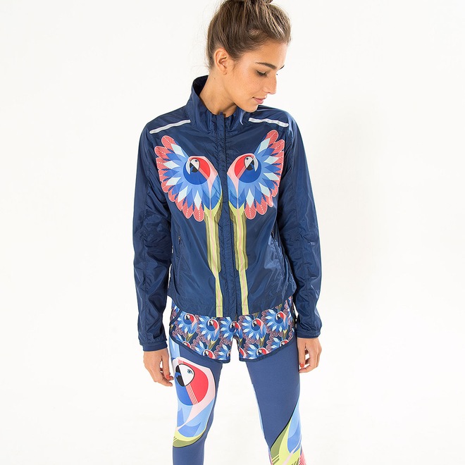 Jaqueta Farm Rio Fit Arara Gráfica - Feminina - Foto 1