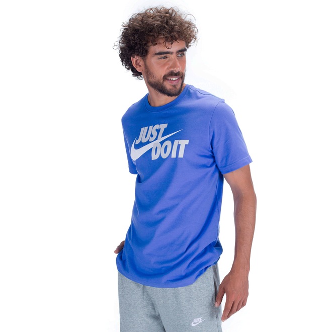 Camiseta Nike Sportswear Just Do It - Masculina - Foto 2
