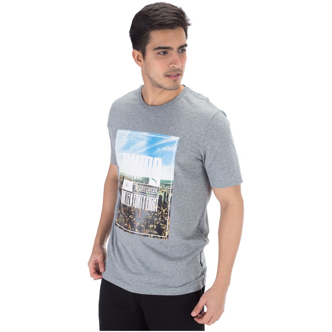 Camiseta Puma Photoprint Skyline - Masculina - Foto 2