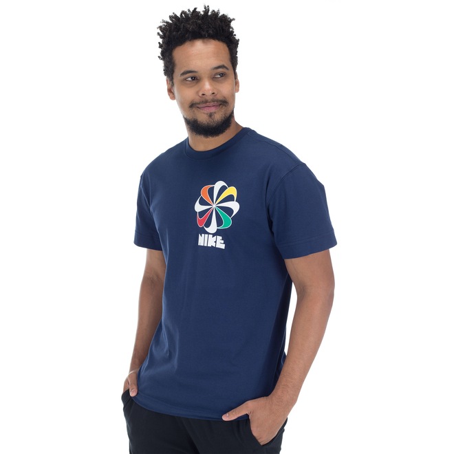 Camiseta Nike Sportswear SS Tee Classic - Masculina - Foto 2