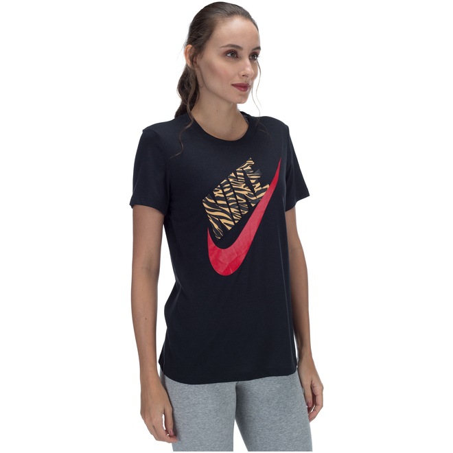 Camiseta Nike Sportswear Tee Prep Futura 1 - Feminina - Foto 2